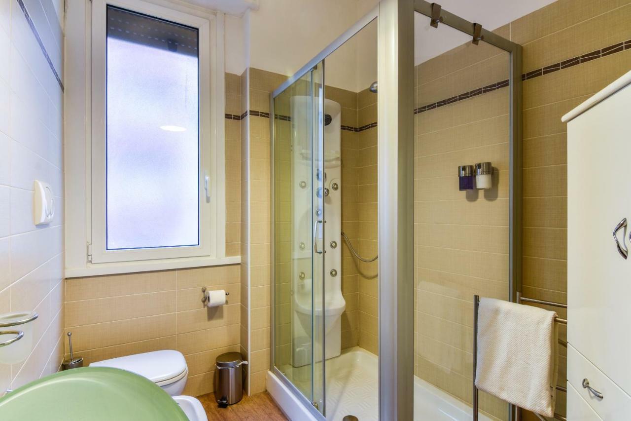Apartment Near Central Station Мілан Екстер'єр фото